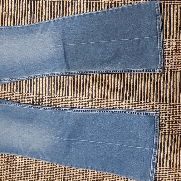 NWT OLD NAVY 'HIGHER HIGH RISE' FLARE JEANS - Picture 2 of 11